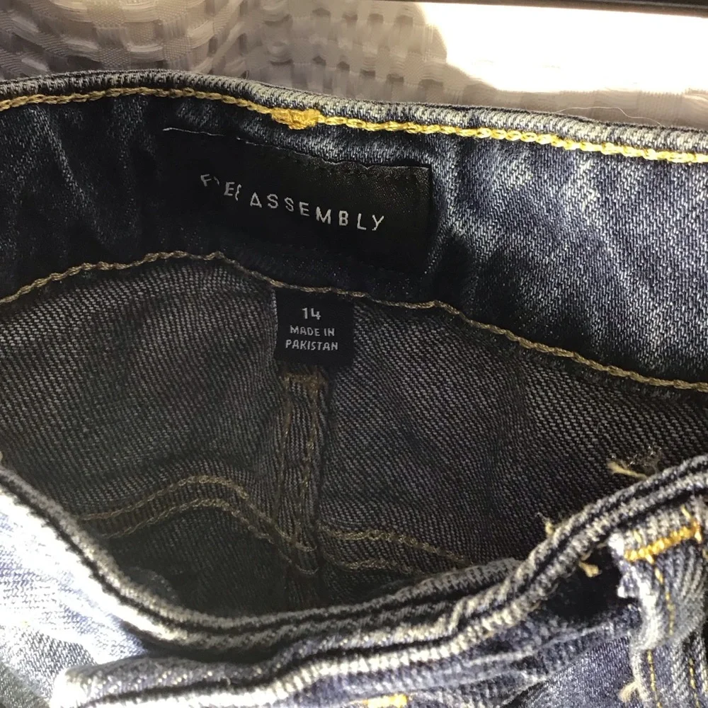 Free Assembly jeans 14 NWT - Picture 4 of 4
